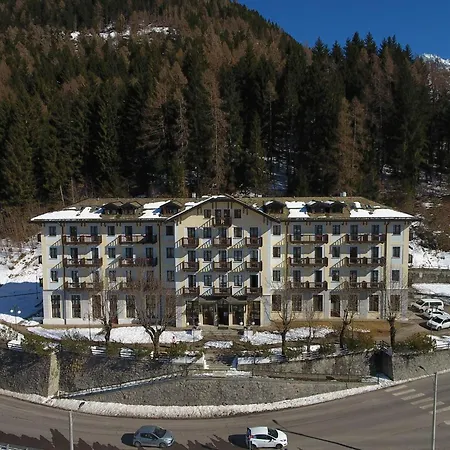 公寓 Nel Cuore Di Ponte Di Legno *